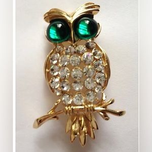 VTG Owl Crystal Rhinestone Green Eyes Pin Brooch Gold Overlay By Jennifer Gibson